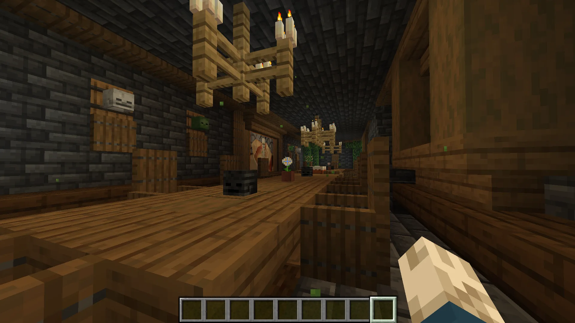 Crosshair small, HUD big